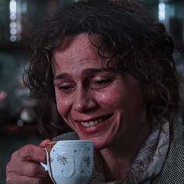 She Stole My Chocolate… So I Gave Her More | Chocolat (2000) #Chocolat #MovieRecap #RomanceDrama