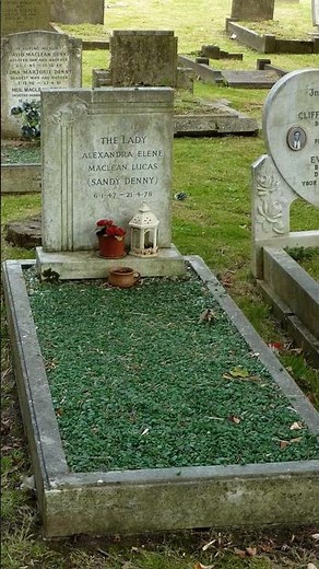 Famous Graves - Vol. 507: Sandy Denny
