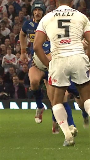 Sending a message to Rob Burrow ❤️ The man who setup so many of those record-breaking tries 🫡 #SuperLeague | Super League