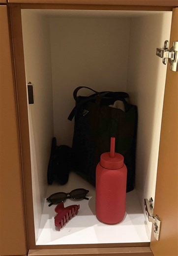 We work at the Rare Beauty office ofc we bring our @Bink Made Soft Pinch Bottle with us everywhere This limited-edition collab: -Includes a 2-in-1 flip cap straw for a tidy experience on-the-go -Borosilicate glass silicone design that keeps hot and cold drinks just right -100% leak-proof Purchase the pair or bottle solo, exclusively on rarebeauty.com 🩷❤️🧡 #rarebeauty #newrarebeauty #rarebeautywaterbottle #binkxrarebeauty #softpinch