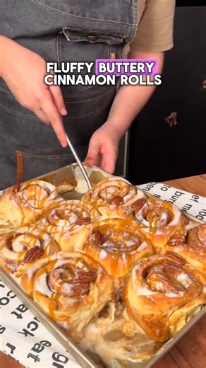 ❤️ Cinnamon Rolls | Easy Homemade Recipe Soft, fluffy, and filled with buttery cinnamon sugar — these cinnamon rolls are pure comfort! Topped with a creamy mascarpone glaze that melts right in. 🍥✨ Ingredients: Dough 500 g flour ½ cup sugar 7 g yeast 100 g milk powder 2 eggs Pinch of salt 220 ml warm milk 90 g soft butter Filling & Glaze 250 g cream cheese (mascarpone) ½ can sweetened condensed milk Milk powder (to taste) Milk (for texture) Method: 1️⃣ Mix flour, sugar, yeast, milk powder, and s