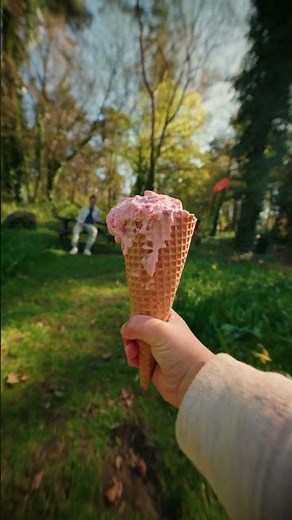 POV: eerste ijsje in de zon 🍦