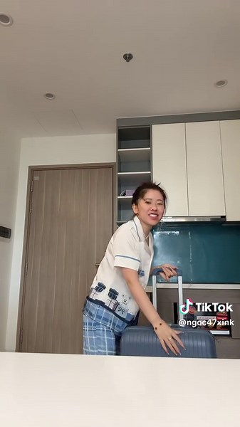 Vali hiệu Mia: Đánh giá và kinh nghiệm sử dụng