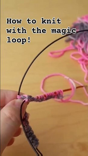 How to knit with the magic loop. A method for knitting small items in the round without using DPNs