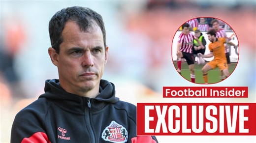 Keith Hackett reacts to Sunderland penalty controversy in defeat to Hull City