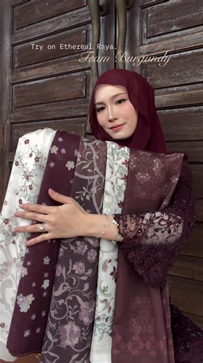 Kalau awak dah decide pakai warna burgundy tahun ni, ini antara warna-warna dan design dari koleksi Ethereal Raya yang awak boleh match kan. So mana satu yang menarik perhatian awak? cuba share 😍 | Asyalliee Group