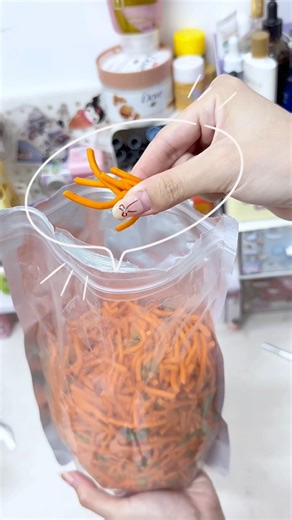 unbox bánh que tăm cay đậu hà lan 30k trên tiktok #unboxing