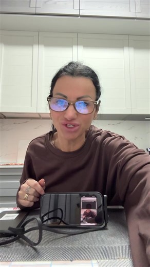 #caricatore per cellulari iPad con supporto sia verticale che orizzontale#piccolo, pratico e maneggevole e non occupa spazio in borsetta