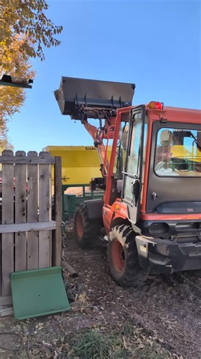 Screening! We've come a long way from pushing compost by hand through a screen on a wooden frame. Our rotary trommel lets us sift about 6 to 8 yd per hour of material to a quarter inch, giving us the fine material that is ideal for top dressing and soil amendments. The best time to apply compost is in the fall! Let your lawn, gardens, and raised beds benefit from a winter full of nutrients. #fortcollins #fortcollinscolorado #compost #compostqueen #compostqueenfc #foodscraps #foco #foodcycle #tab