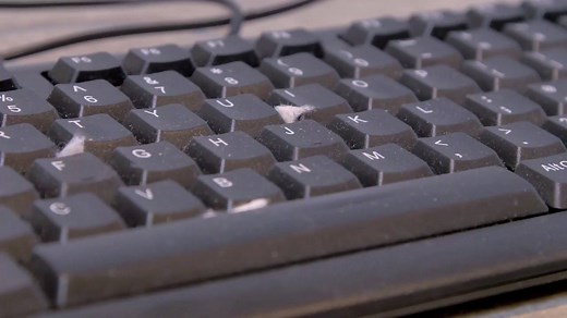 Dirty computer keyboard? Here's how to properly clean it... Read more cleaning tips and tricks here: http://uk.goodho.us/24VkiyG | Good Housekeeping