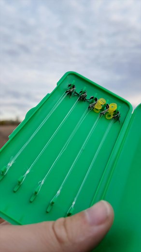 H4Y Mini Method Feeder Box – 30 db-os horogelőke szett 15.999 Ft Ez a pakk a legtöbb hétköznapi pontyos method feeder szituációra megoldást kínál, de akár versenykörülmények között is bevethető. Minek bíbelődnél otthon a horogkötéssek, amikor ez a box tartalmaz összesen 30 db, több fajta, és több különféle méretű horogra kötött horogelőkét , és az előketartó dobozt amibe biztonságosan tárolhatjuk és szállíthatjuk őket. | Jéger Szabolcs