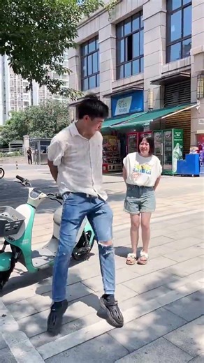 夏天的电瓶车有“弹射起步”的功能！ #迷惑行为大赏 #原谅我不厚道的笑了