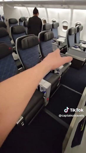 Delta Premium Select Bulkhead Seats and TVs Overview