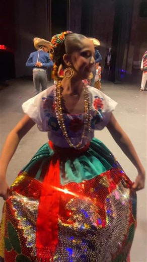 Mari Millán❦ on Instagram: "❤️ XCH EL JAREBE TAPATÍO . . . 🥹 #xchdancer #explorpage #jarabe #jalisco #dancer #folkart #fypシ゚viralシfypシ゚"