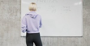 Video by Mikhail Nilov on Pexels