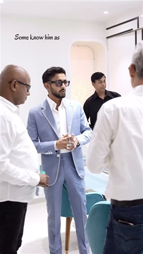 Parth Gupta | Jewellery Designer | 💍 Shaadi Saturdays with Diamond Dude 💍 Every Saturday, we’re spilling the shaadi secrets – from jewellery & outfit tips to wedding hacks,... | Instagram