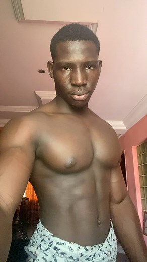 Chest man! 😁🔥💪 #fit #fitness #fitnessmotivation #fitmom #fitnessmodel #fitnesslife #fitnessaddict #fitnesslifestyle #fitnessgoals #gym #gymaddict #gymmotivation #gymlifestyle #gymnastic #trending #trendingreels #model #modeling #biceps #viral | Vigorous David