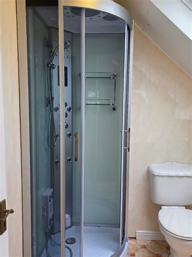 🚿✨ Steam Shower Cabin Installation – Usko (800 × 800 mm, White) A compact and practical bathroom upgrade, professionally installed 👌💎 This fully enclosed steam shower cabin with integrated drainage system is perfect for smaller bathrooms — combining comfort, functionality and modern design in one unit 🏡 Enjoy the benefits of steam therapy at home: 💨 Relaxation & stress relief 🌿 Improved breathing 💆‍♂️ Muscle relaxation 🔥 Everyday wellness At Crystal Bathroom, we’ve been delivering bathro