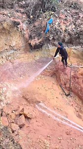 Top jobs found gold..!!! Gold line in red material found with Dongfeng mining machine.. Amazing.. #top #jobs #founder #gold #oro #emas #red #material #underground #tracking #Line #mining #DONGFENG #machine #OMG #Amazing #workout #fb | Iskandar Lelek