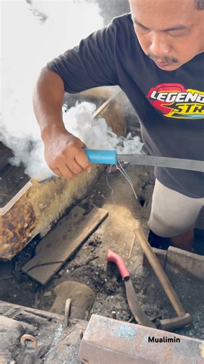 machete handle installation process #blacksmith #traditionalcraft #handmade