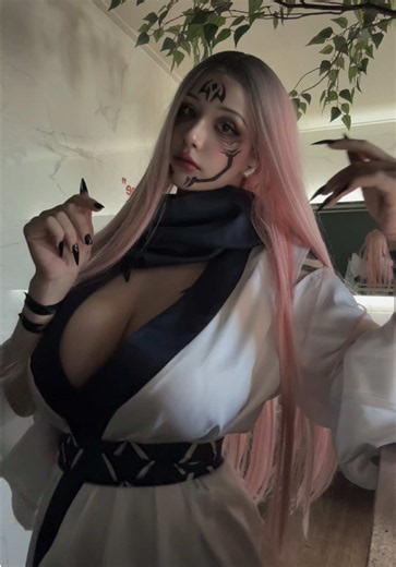 I forgot to add the nose tattoo😭 #sukunamakeup #sukunacosplay #sukunaryomen #jjk #femalesukuna