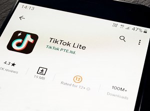 TikTok x TikTok Lite: quais as diferenças entre os aplicativos?