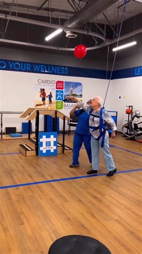 171K views · 1.2K reactions | Prevent patient falls with Solo-Step!  Solo-Step allows you to safely treat patients during gait and balance exercises! Learn more via the link in our bio! #physiogram #explorepage #physicaltherapy #fallprevention #rehabworks #scitherapy #scirecovery #physio | Solo-Step Fall Protection for Rehab | Facebook