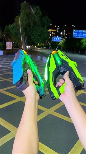 It’s time to play with water guns again. Cool toys, electric water gun toys, children’s toys, bo
