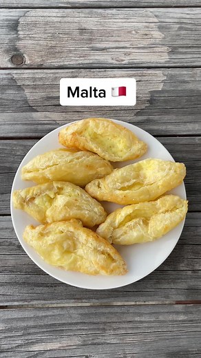 Malta Pastizzi Recipe: Crispy & Cheesy Goodness