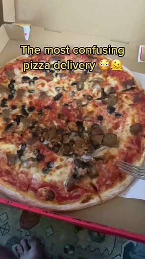 Weird Food Delivery: Toppings and Paper Pizza?