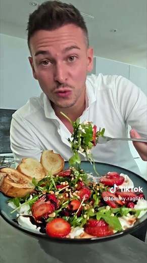 Burrata Erdbeer Salat Rezept