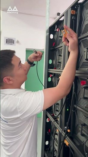 Outdoor LED display screen installation demonstration#MileStrong #leddisplay #leddisplayfactory