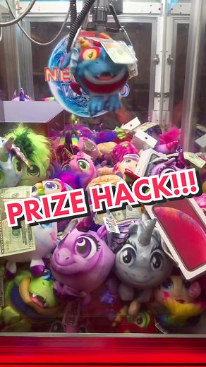 CLAW MACHINE HACK! WIN EVERYTIME! #fy #fyp #clawmachine #hack #arcade #arcadehack #lifehack #tutorial #foryou