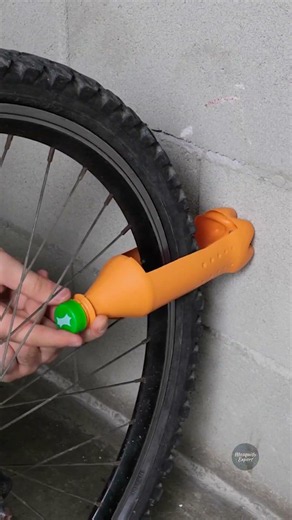 Creative Recycling Hacks with Plastic Bottles! 🌍 #bike #hack