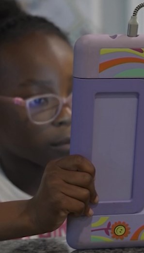 Handling children’s screen time📱 Experts say it’s a good idea to explain time limits and the potential consequences to your children. They say setting a time limit works the best, followed by encouraging them to have offline hobbies. Experts also recommend using parental control apps. #screentime #children #safety #news #newson6 | KOTV - News On 6