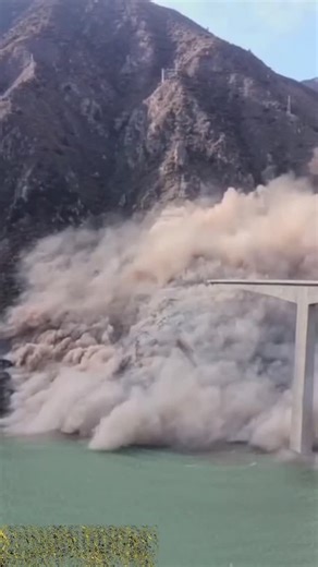 Vikram Baudh on Instagram: "Follow bhi kar lo yarrr🥲 . . . china innovation, smart toilet system, qr code marketing, government smart idea, problem solving mindset, public toilet solution, ad based revenue model, smart governance china, qr code ads, innovative business ideas, waste control system, china technology, modern solutions, smart city ideas, viral innovation . . . #ChinaInnovation #SmartThinking #ProblemSolved #QRMarketing #BusinessMindset"