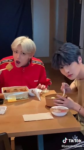 Become an Insider for Stray Kids' Back Door Challenge