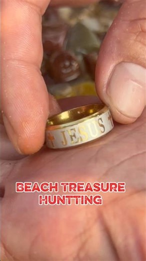 Hidden Treasure – Gold Jesus Ring ✝️💎 #treasurehunt #beach