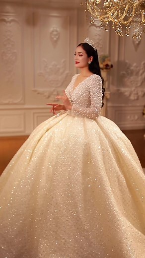 Timeless Classic Princess Ball Gown Wedding Dress