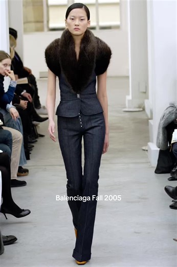 Balenciaga Fall 2005 #fashion #highfashion #balenciaga #fallwinter | balenciaga