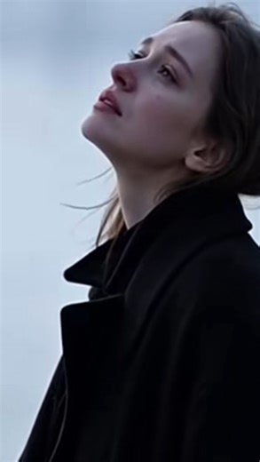 𝐆𝐮𝐫𝐛𝐞𝐭𝐜𝐢 on Instagram: "1900’lü yılların İngiltere’sinde geçen, şapkalarının siperliklerine jilet diken bir çete ve onların azılı patronu Tommy Shelby’nin etrafında dönen bir gangster ailesi destanı. 🎥Peaky Blinders."