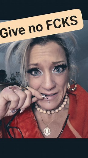 That little bottle of wine got me again. I think I like getting got. #SUNDAY #WINE | Angela Rathwell