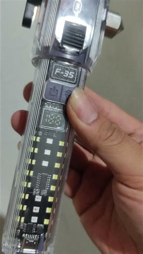 F35 Multi-Function Zoom Handheld Flashlight