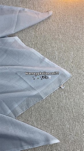 Tutorial Hijab Segi Empat: Warna yang Kalian Cari