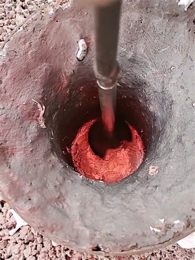 How are aluminum pot molds used in China to make soup pots for eating? Would you like these aluminum pot molds?#mould #aluminumpots #Souppotmould #handmade #scoopingwaterscoopmold #kettle