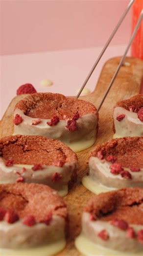 Raspberry White Chocolate Red Velvet Cookies 🍪❤️ #cookierecipe #easyrecipe #dessert