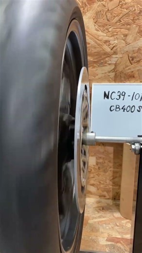 HONDA NC39-1011*** CB400SF VTEC フロントホイール振れ確認動画