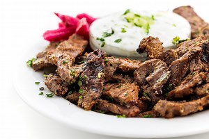 Lebanese Beef Shawarma - one of my all time fav dinners! Comment "Send Recipe" and I'll send a link straight to your DMs! | The Lemon Bowl