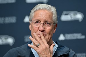 Newly Retired Pete Carroll Gets Emotional In Speech Dedicated To Wife