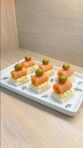 Smoked Salmon Canapés #snacks #easyrecipes